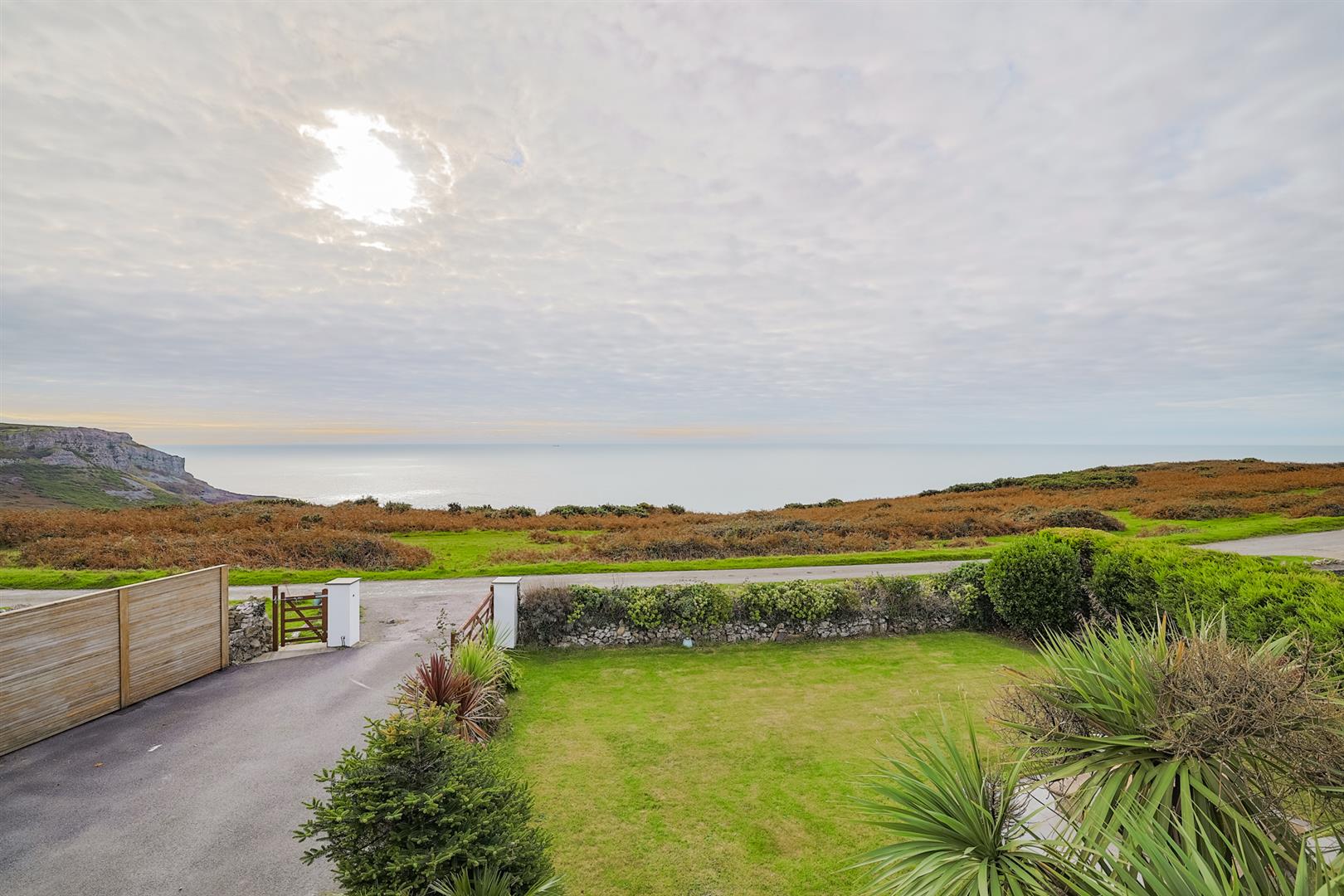 East Cliff, Pennard, Swansea, SA3 2AS